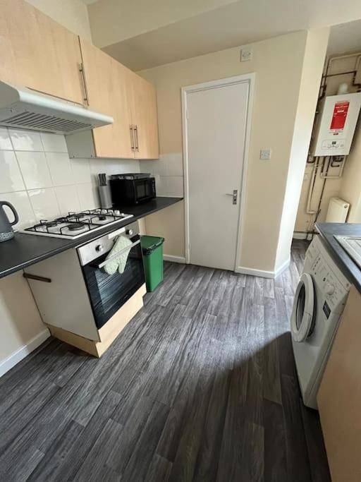 Flat 1, 67 Colwick Road Ng2 4Al Nottingham Exterior photo