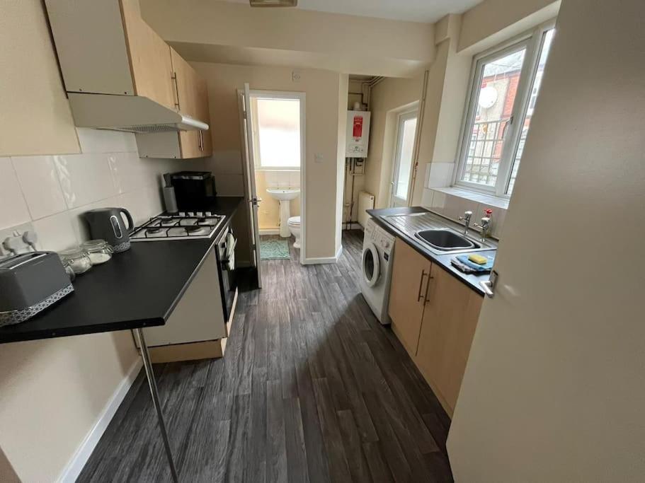 Flat 1, 67 Colwick Road Ng2 4Al Nottingham Exterior photo